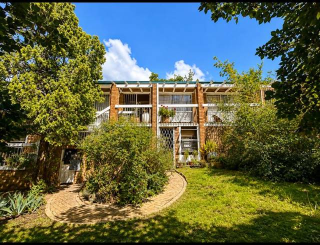 6 BEDROOM HOUSE FOR SALE IN HEUWELSIG